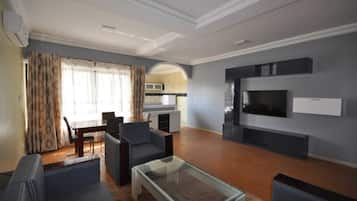 Superior Apartment, 2 Bedrooms | Living area