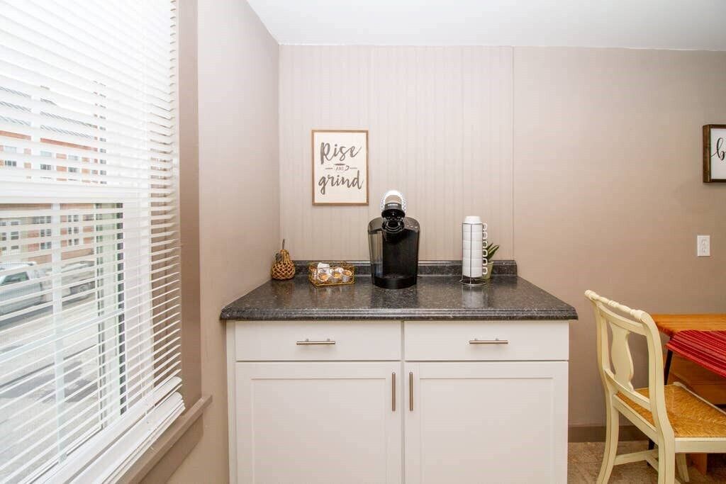 Suite #3 - 2 Bed 1 Bath Suite at Suites on 3rd