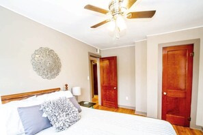 2 عدّة غرف نوم وواي فاي وملاءات أسرّة