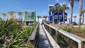 Exterior - Jersey Shore: 4 BR N. Cape Home- Infinity Pool, Great Views, Pet Friendly! (Cape San Blas)