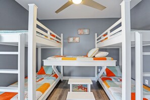 4 bedrooms, iron/ironing board, free WiFi, bed sheets