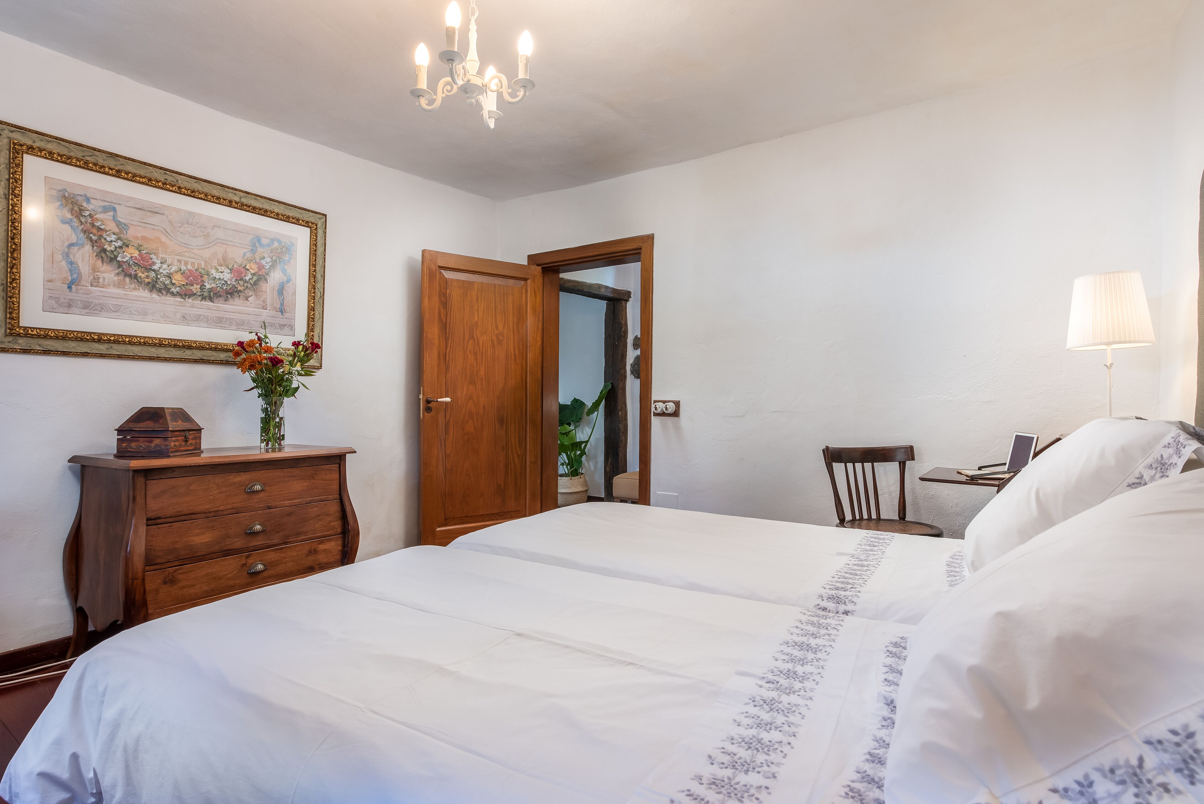 House in farm, with pool, barbecue, wifi and Netflix