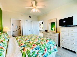 Condo, 2 Bedrooms, Balcony, Corner (1301)