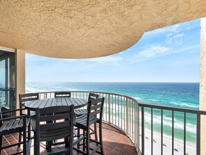 Outdoor dining - Hidden Dunes Condos Gulfside 3-Bedrooms (Miramar Beach)