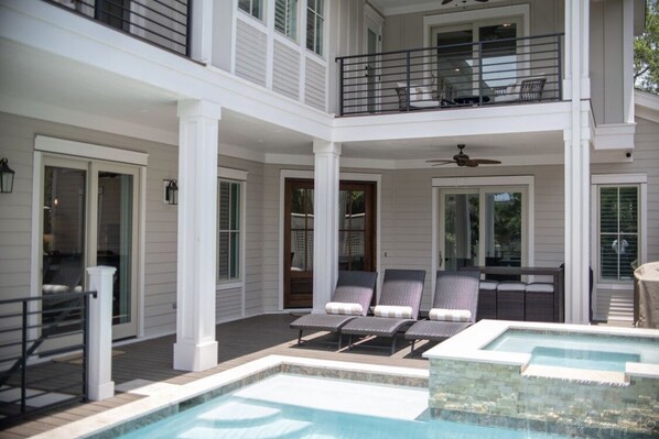 Outdoor pool, a heated pool