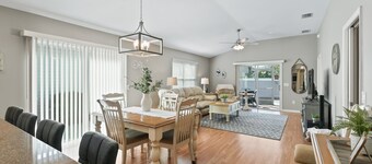 4 SEAT GAS CART SMALL DOG FRIENDLY AWESOME LOCATION WITH POOL AND GOLF NEAR