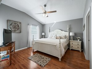 3 bedrooms, iron/ironing board, Internet, bed sheets