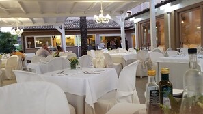 Petit déjeuner buffet compris tous les jours