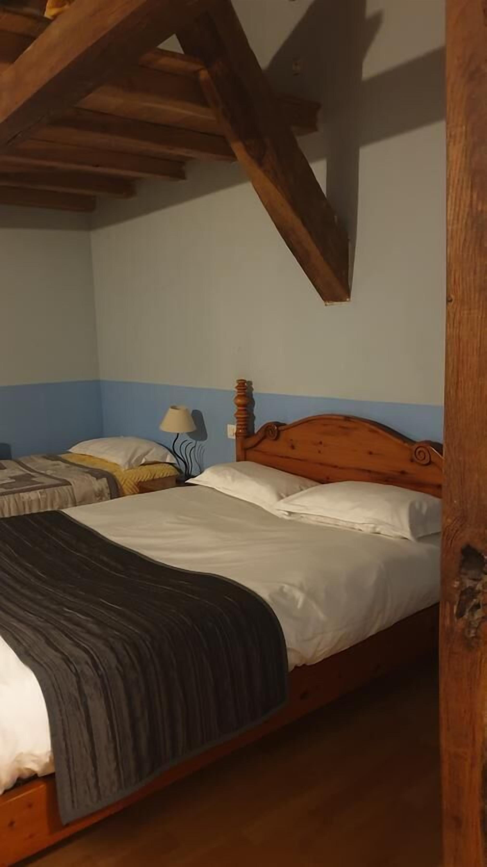 triple room | individually decorated, individually furnished, iron/ironing board