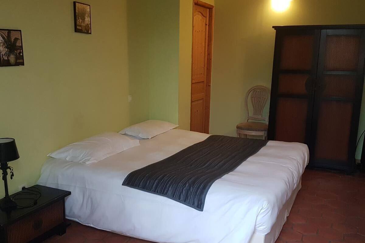 single room | individually decorated, individually furnished, iron/ironing board