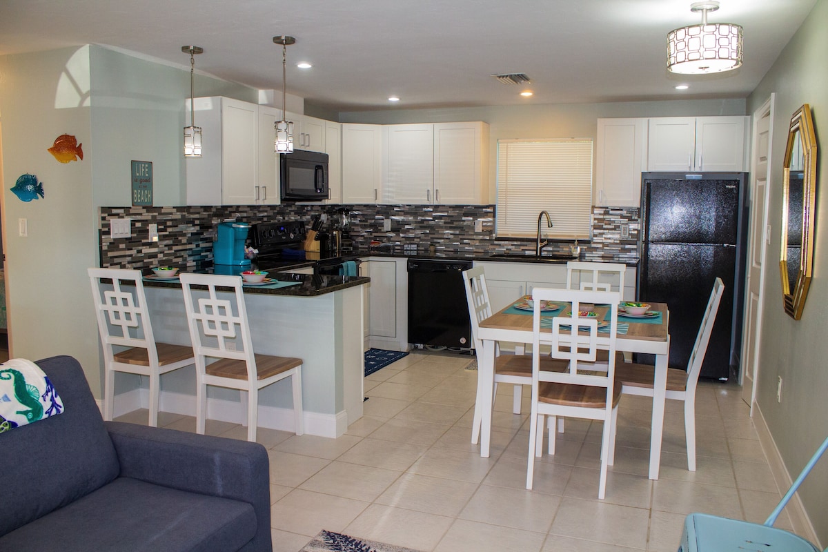 Photo 8 of COZY BEACH HOME! Walk/Bike to Beach, Dining, Shops, Near Ritz-fenced doggie area