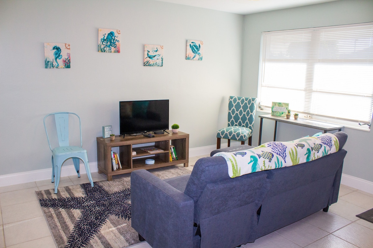 Photo 5 of COZY BEACH HOME! Walk/Bike to Beach, Dining, Shops, Near Ritz-fenced doggie area