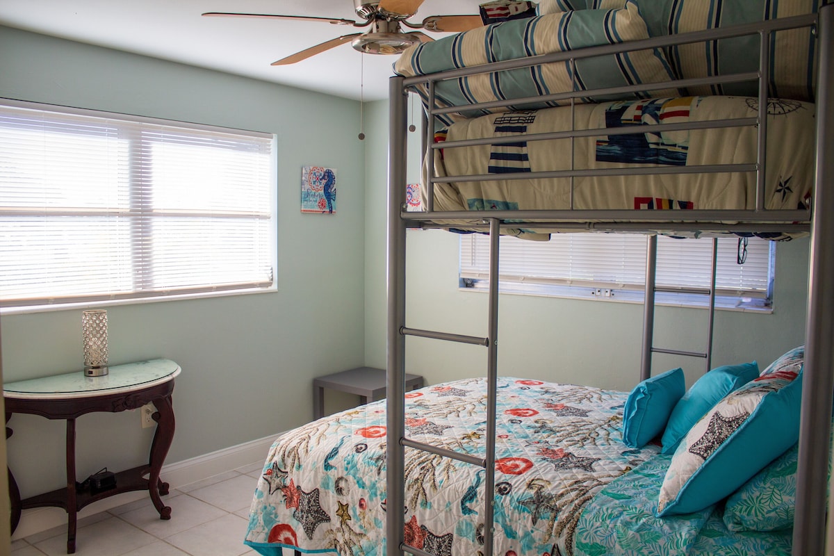 Photo 6 of COZY BEACH HOME! Walk/Bike to Beach, Dining, Shops, Near Ritz-fenced doggie area