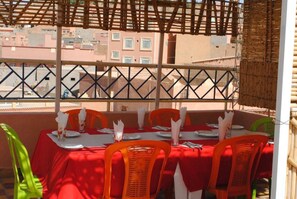 Breakfast, lunch and dinner served - Auberge Tamazirt (Boumalne Dades)