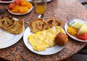 Free daily local cuisine breakfast - Auberge Tamazirt (Boumalne Dades)