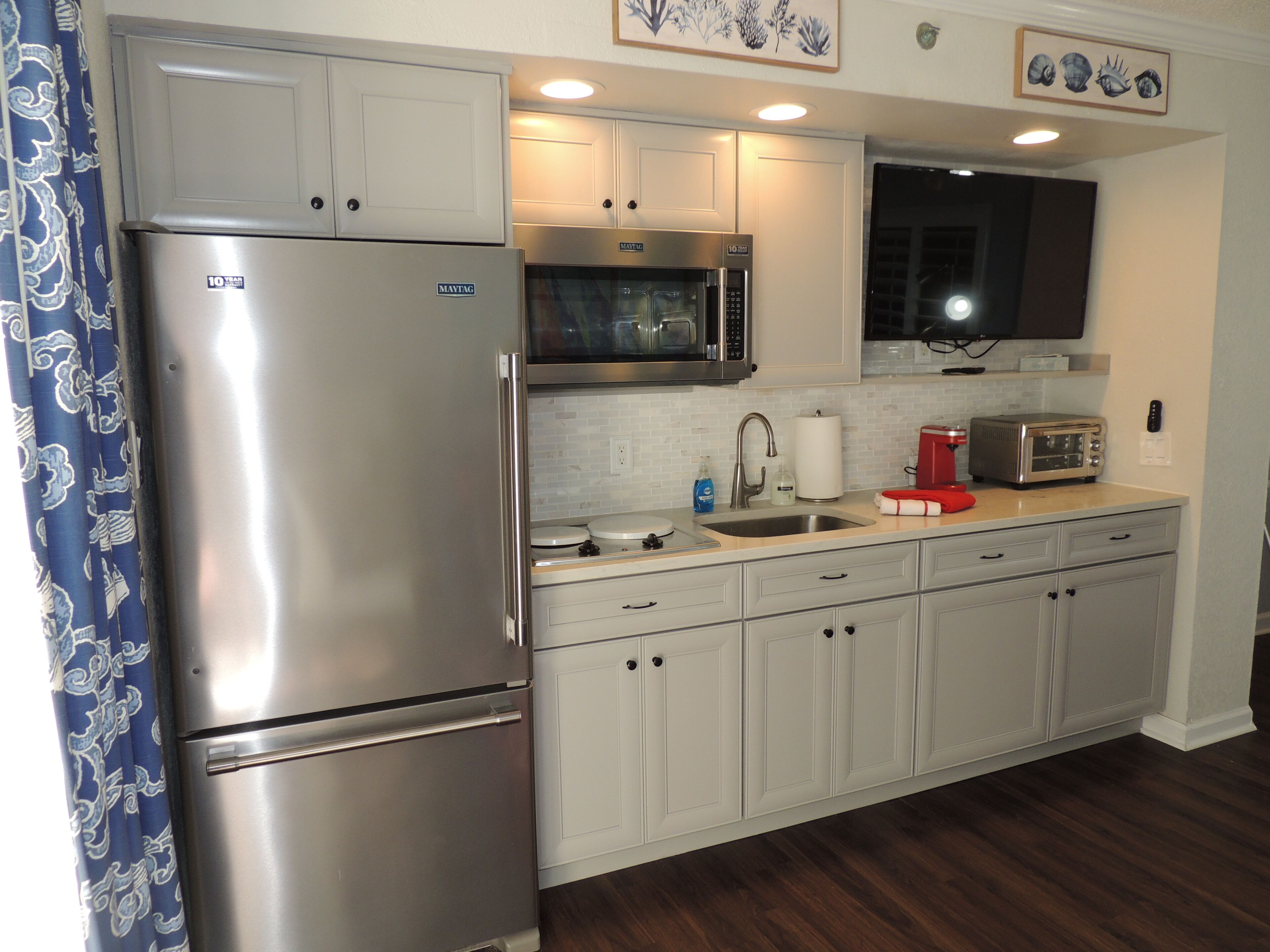 AMAZING DIRECT OCEANFRONT SUITE! Low Floor! NO Resort or Parking fees! Clean!!