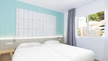 Apartment, 1 Bedroom, Terrace | 1 bedroom, in-room safe, desk, free cots/infant beds