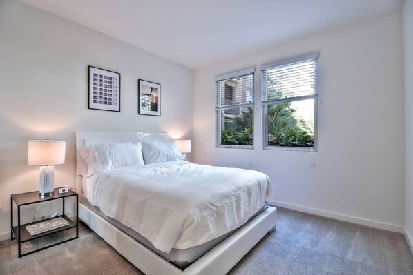 2 habitaciones, tabla de planchar con plancha, wifi y ropa de cama 