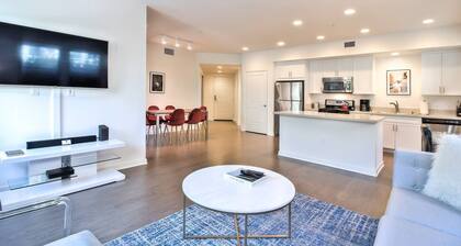 Beautiful New Spacious Urban Flat 2br/ 2BA + Wifi