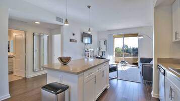 Oven, stovetop, dishwasher, coffee/tea maker