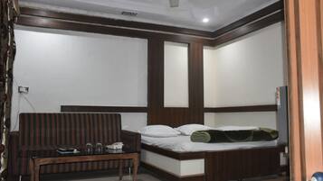 Deluxe Double Room | Egyptian cotton sheets, premium bedding, memory-foam beds, free WiFi