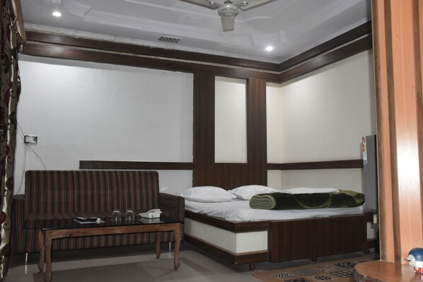 Habitación doble Deluxe | Sábanas de algodón egipcio y ropa de cama de alta calidad 