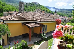 Front of property - Agriturismo U Caruggiu (Borgomaro)