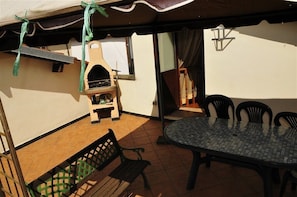 Apartamento, 2 quartos, em edifĂcio anexo (Vite - 300 meters from main building) | Terraço/pĂĄtio