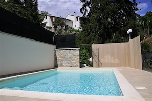 Piscina externa sazonal