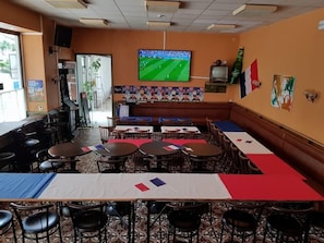 Petit déjeuner continental (6.5 EUR par personne)