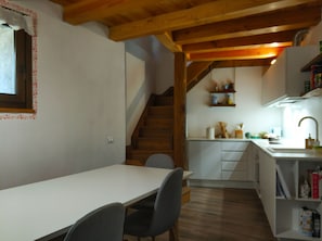 Réfrigérateur, four, plaque de cuisson, lave-vaisselle