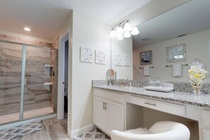 House, Multiple Beds, Private Pool | Bathroom