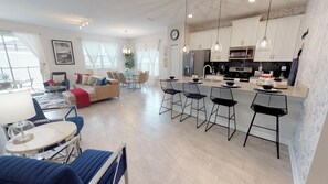 Refrigerador, microondas, placa de cocina, lavavajillas