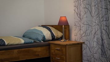 1 bedroom, blackout curtains, free WiFi, bed sheets