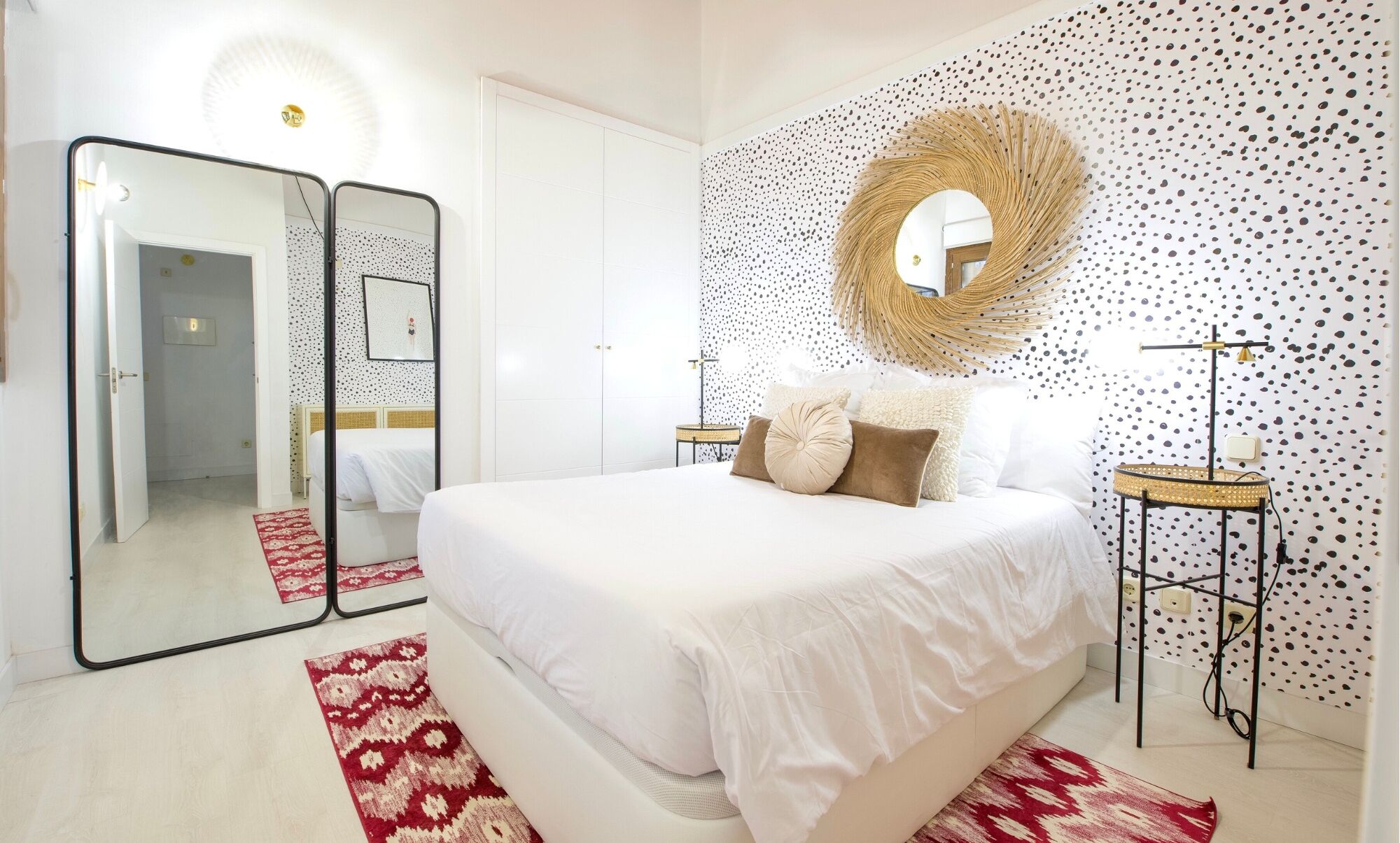 1 habitación, tabla de planchar con plancha, internet y ropa de cama 