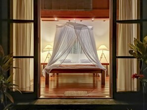 3 bedrooms, in-room safe, iron/ironing board, free WiFi