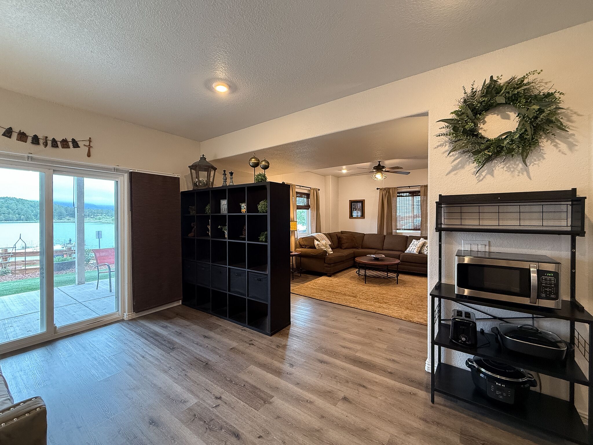 Smart TV, books, video library