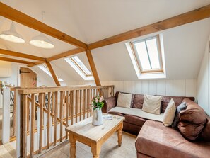 Living area - The Hay Barn - UKC4135 (Arlingham, near Frampton-on-Severn)