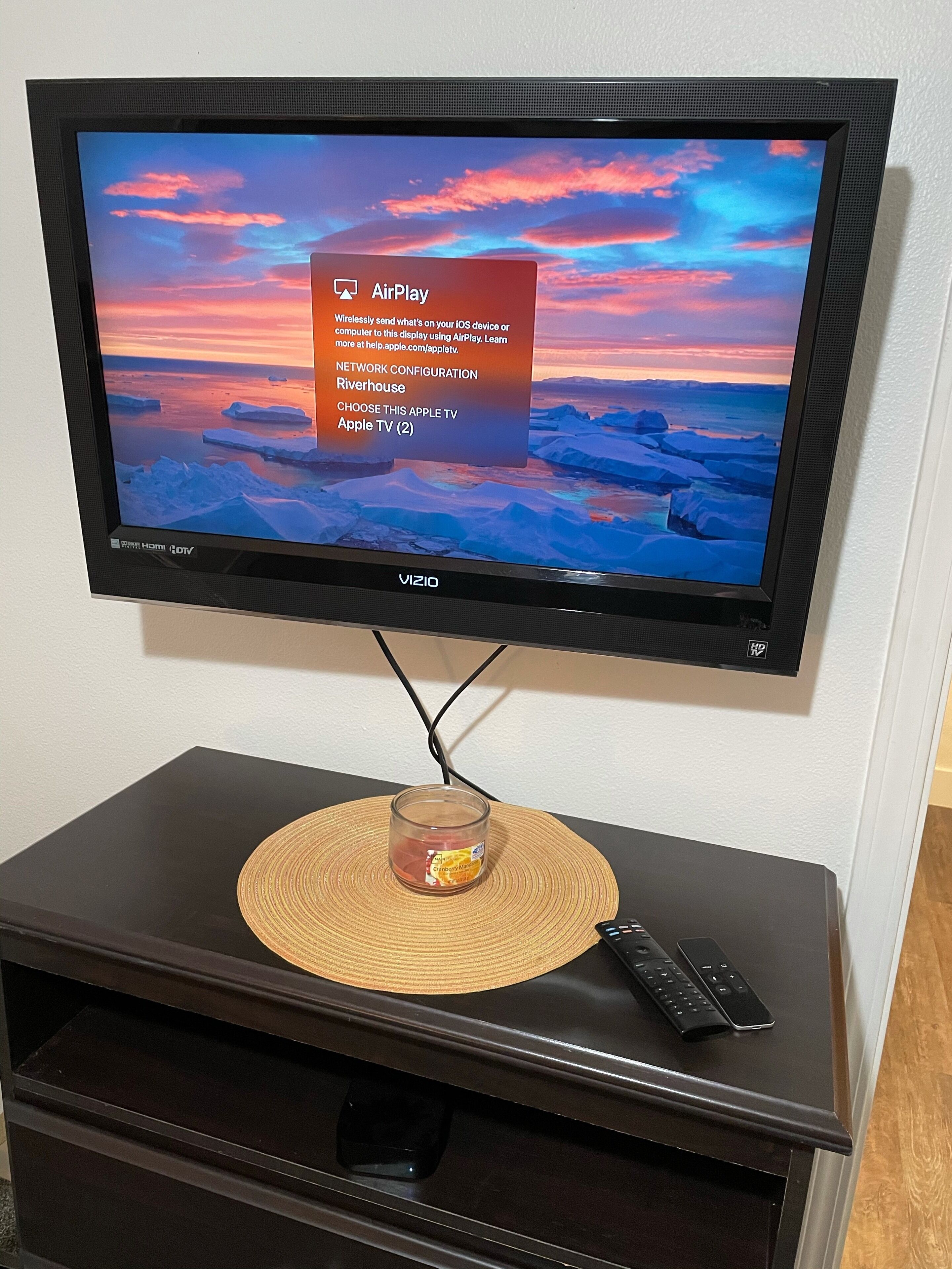 Enjoy the holidays together! Fishing, making memories, BBQ, relax swim, Hot Tub 