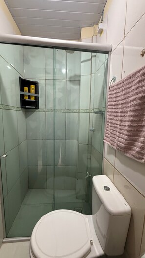 Handtücher, Seife, Toilettenpapier