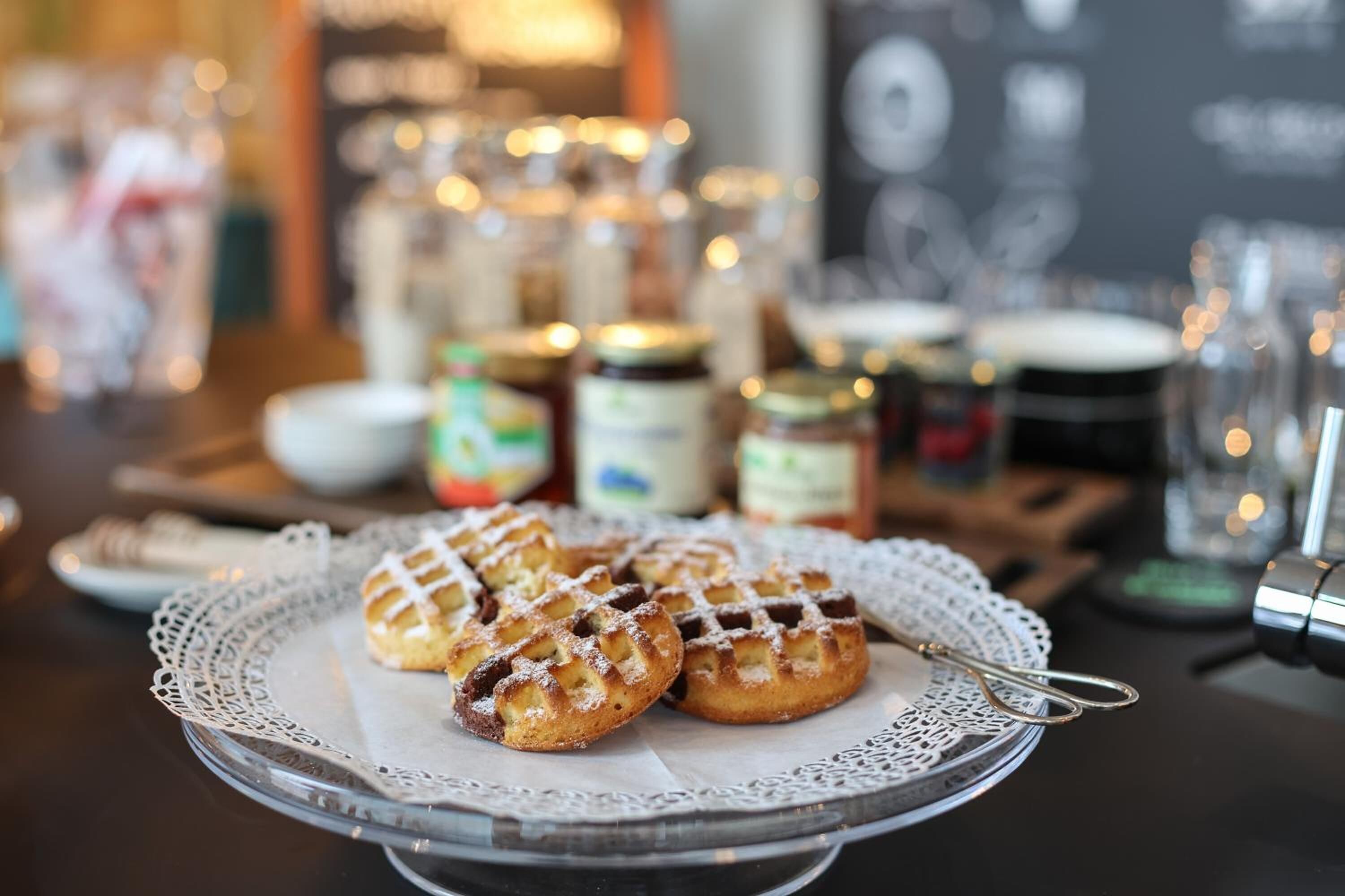 daily continental breakfast (eur 15 per person)