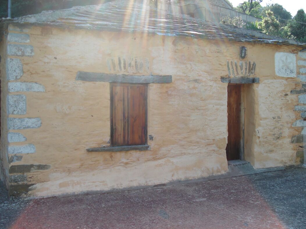 Traditional Old Farmhouse in Evia Island in Greece!