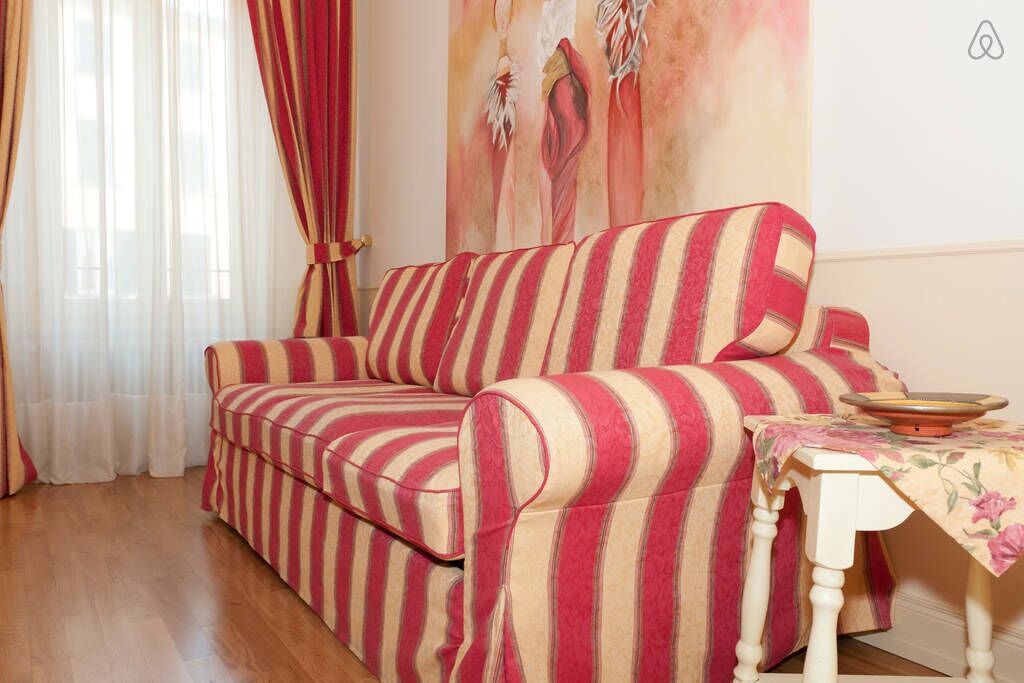 Virginia, stylish& fully equipped in Tuscany,Pistoia town b/w Florence & Pisa