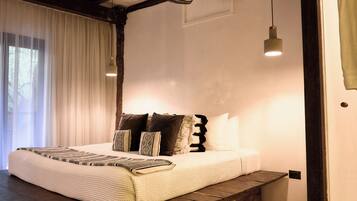 Design Room | Individually decorated, individually furnished, free WiFi, bed sheets
