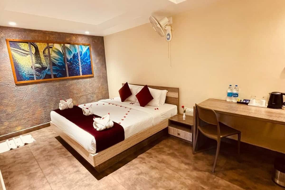 Habitación Deluxe, 1 cama de matrimonio | Ropa de cama de alta calidad y edredones de plumas