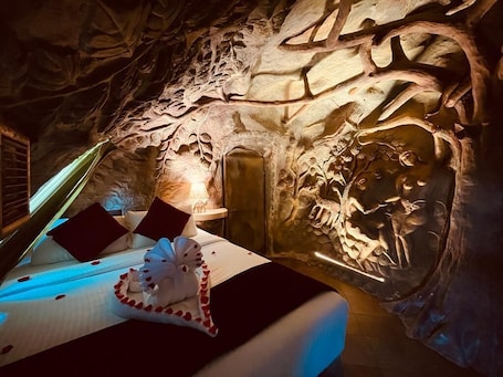 Premium Room. Foggy Knolls Resort