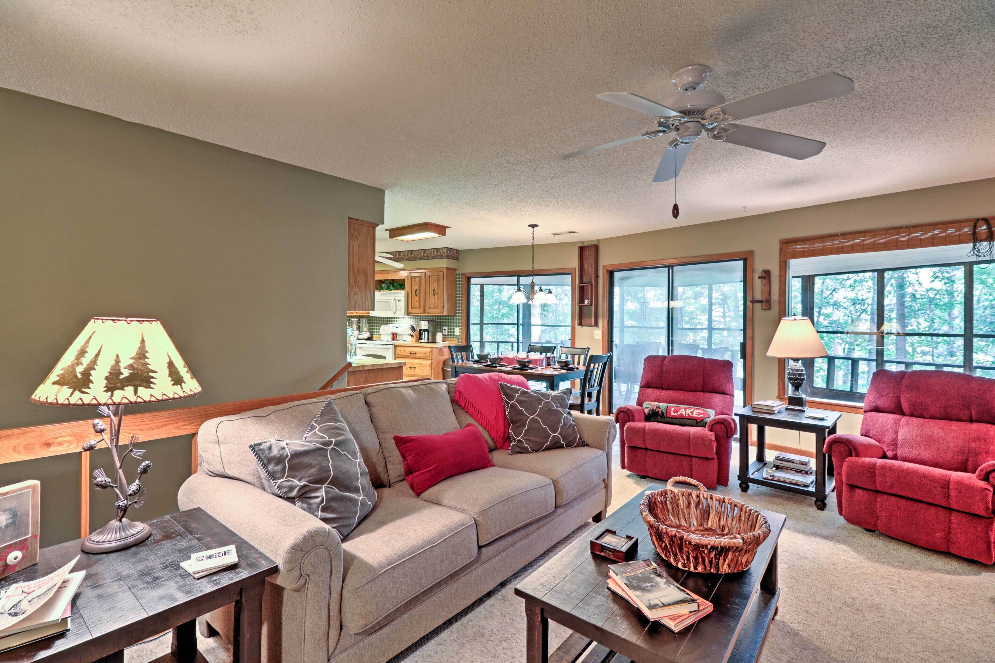 Waterfront Family Home w/ Deck, 5 Miles to Marina!