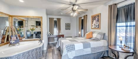 Romantic Room (Texas Music (stairs to access)) | Premium bedding, individually decorated, individually furnished