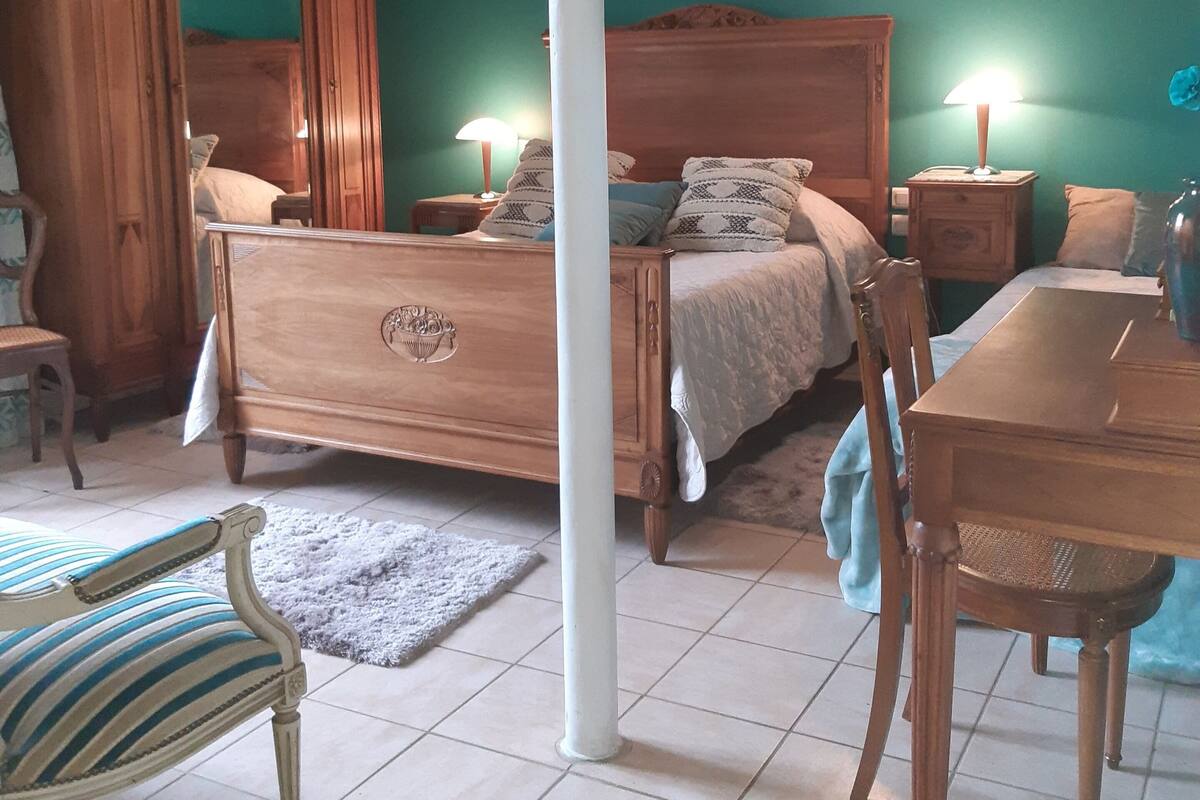 Double Room, Garden View (Emeraude) | Individually decorated, individually furnished, blackout drapes