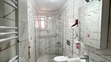 Ducha y cabezal de ducha tipo lluvia
